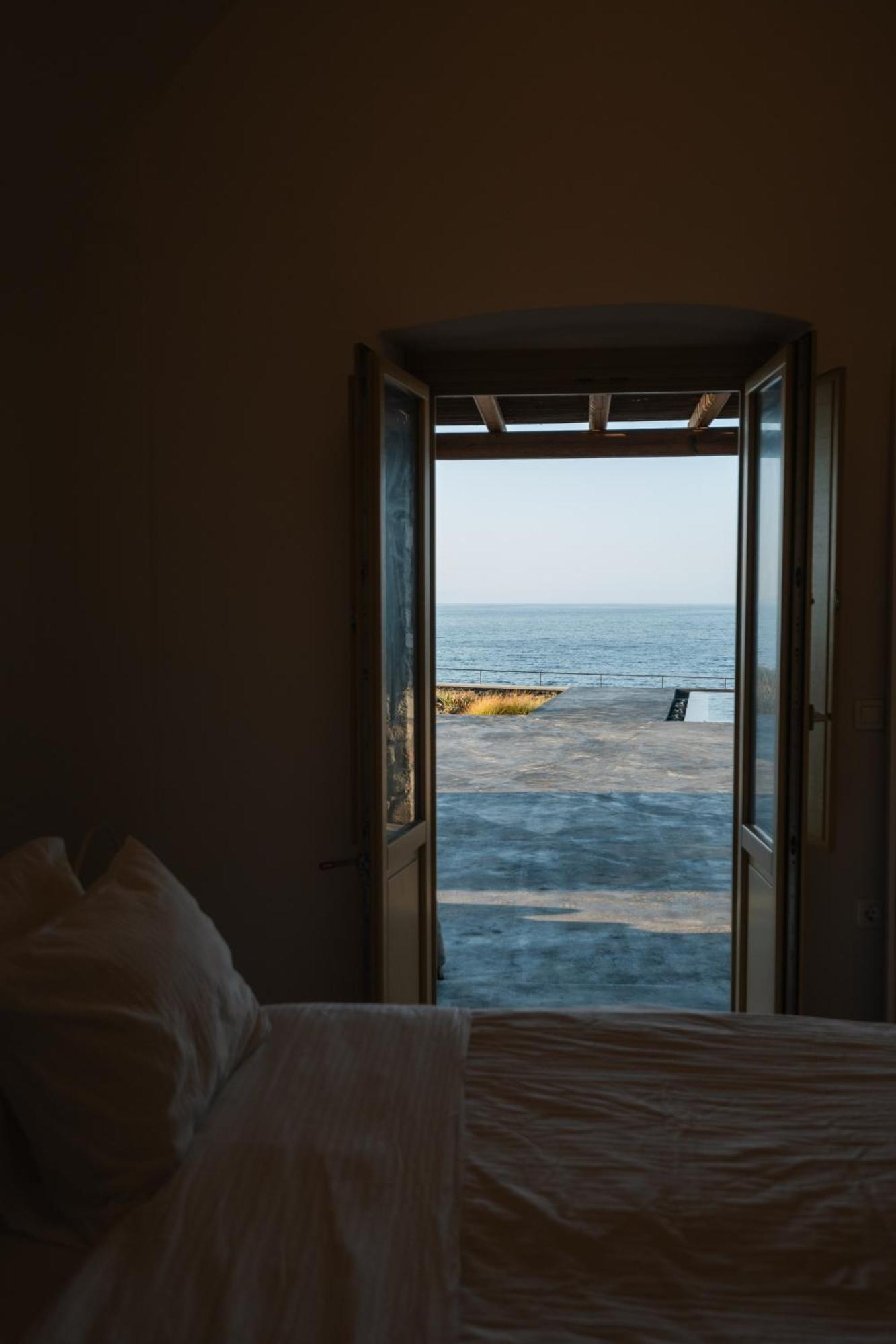 Hotel Colombos Beachfront Foinikiá